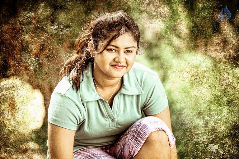 V Tamil Movie Photos - 41 / 42 photos