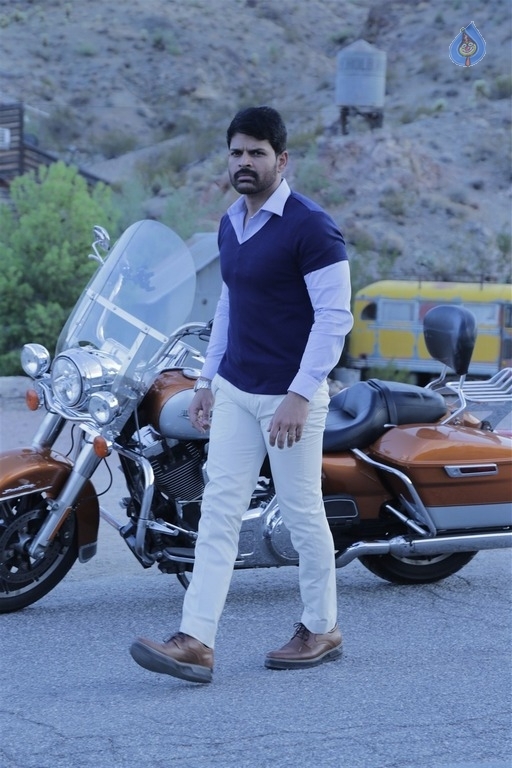 Vaadu Osthadu Movie Stills - 13 / 20 photos