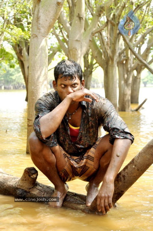 Vaadu Veedu Movie Stills - 19 / 41 photos