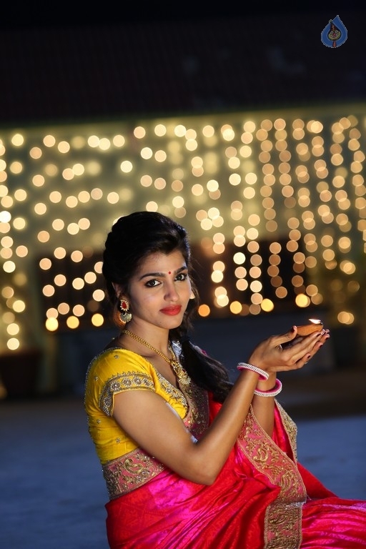 Vaalujada Movie Photos - 10 / 11 photos