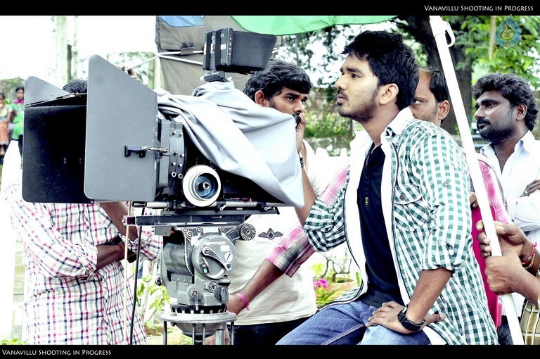 Vaanavillu Movie Photos and Posters - 27 / 28 photos