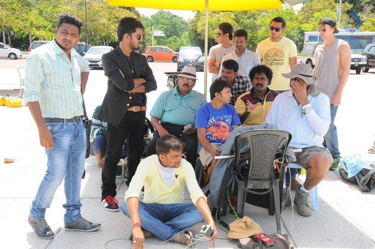 Vaanavillu Movie Photos and Posters - 28 / 28 photos
