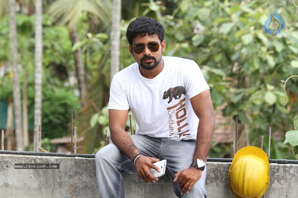 Vaarayo Vennilave Tamil Movie Stills - 26 / 57 photos