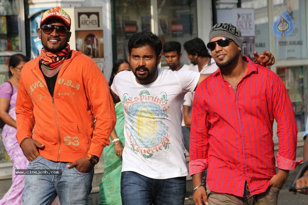 Vaarayo Vennilave Tamil Movie Stills - 29 / 57 photos