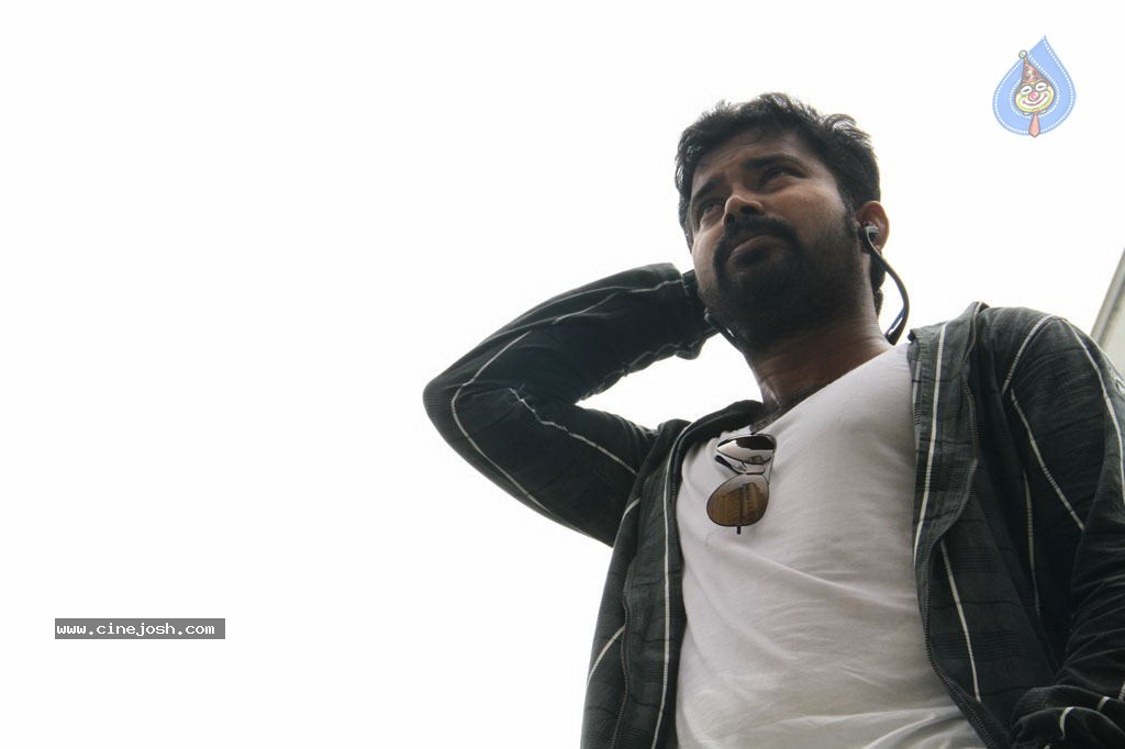 Vaarayo Vennilave Tamil Movie Stills - 30 / 57 photos