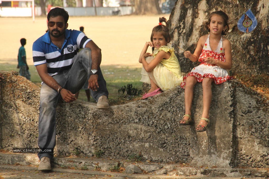Vaarayo Vennilave Tamil Movie Stills - 48 / 57 photos