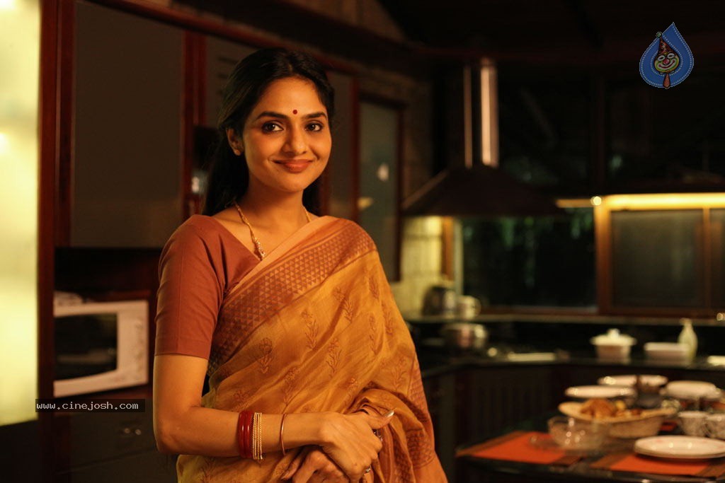 Vaayai Moodi Pesavum Tamil Movie Stills - 14 / 112 photos