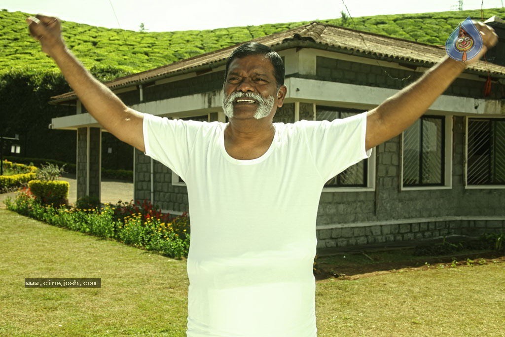 Vaayai Moodi Pesavum Tamil Movie Stills - 38 / 112 photos