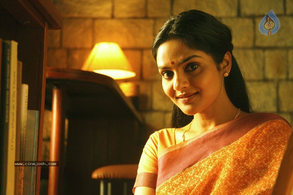 Vaayai Moodi Pesavum Tamil Movie Stills - 84 / 112 photos