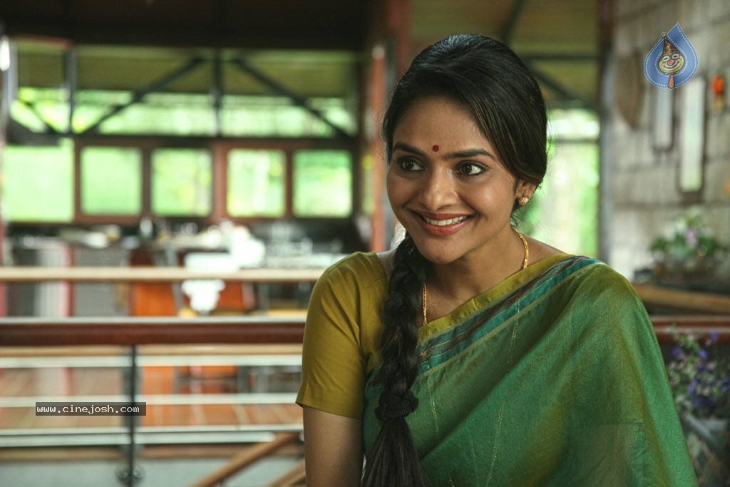 Vaayai Moodi Pesavum Tamil Movie Stills - 85 / 112 photos
