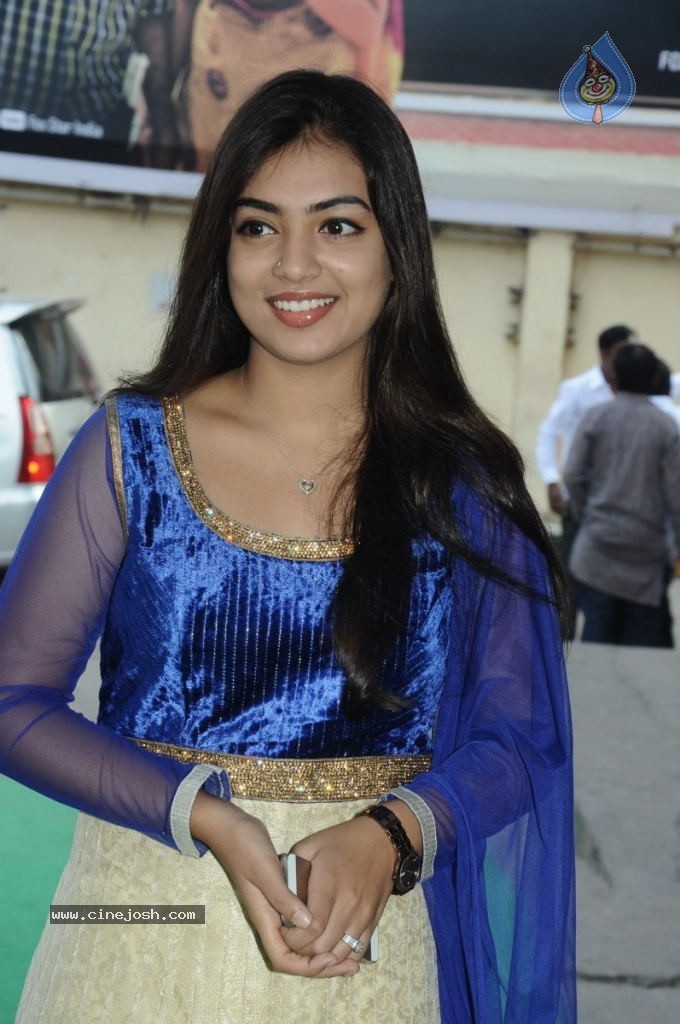 Vaayai Moodi Pesavum Tamil Movie Stills - 87 / 112 photos