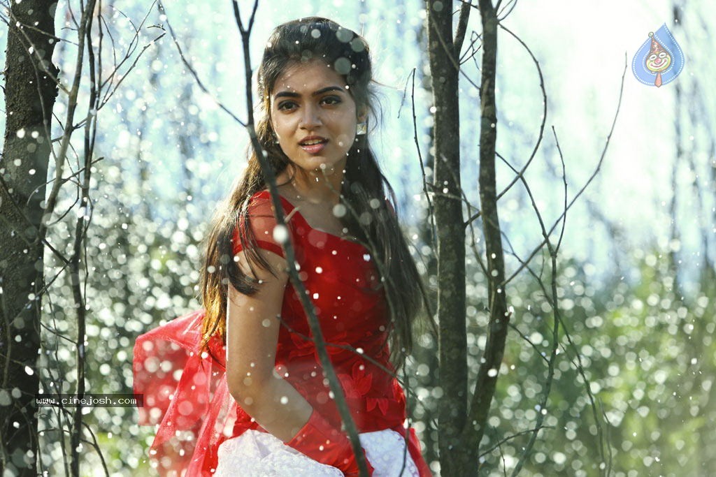Vaayai Moodi Pesavum Tamil Movie Stills - 98 / 112 photos