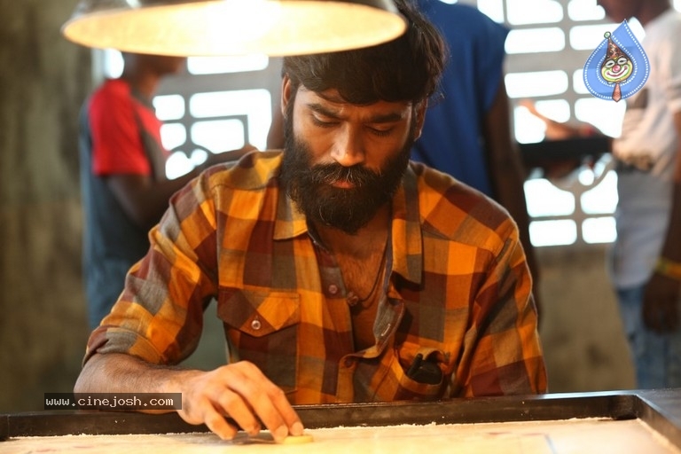 Vada Chennai Movie Stills - 21 / 21 photos