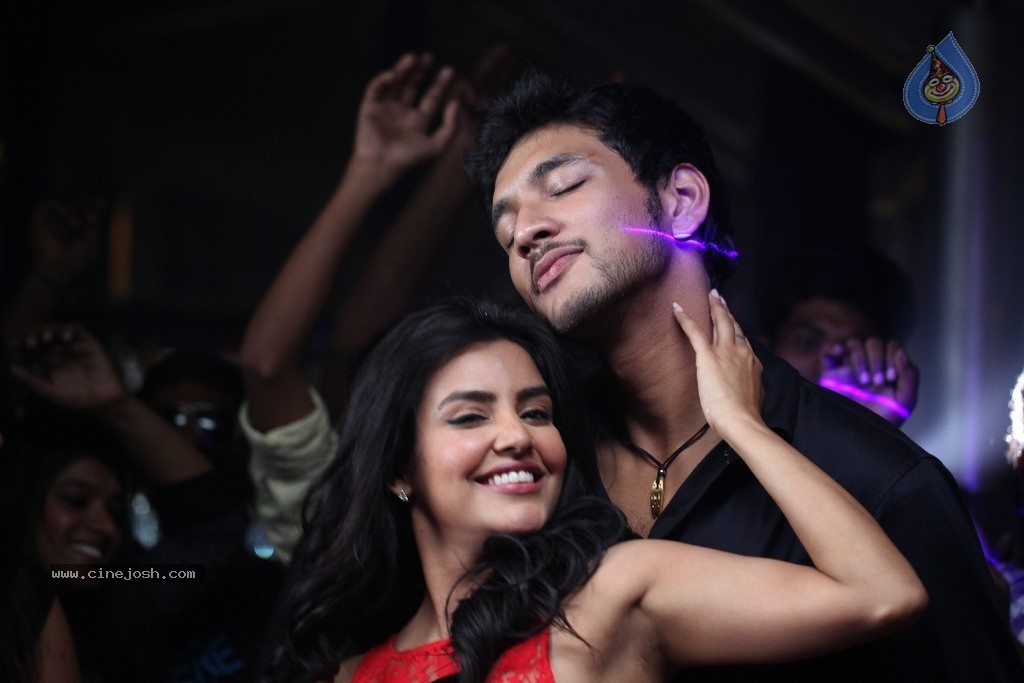 Vai Raja Vai Tamil Movie Stills - 1 / 35 photos