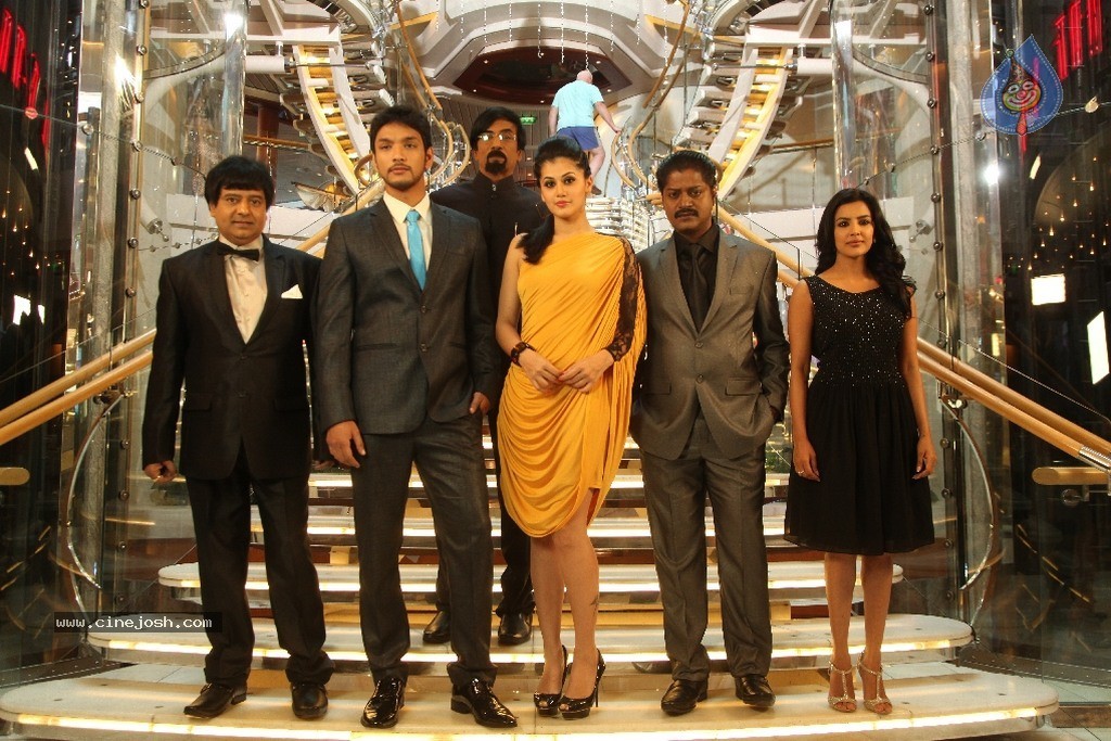 Vai Raja Vai Tamil Movie Stills - 30 / 35 photos