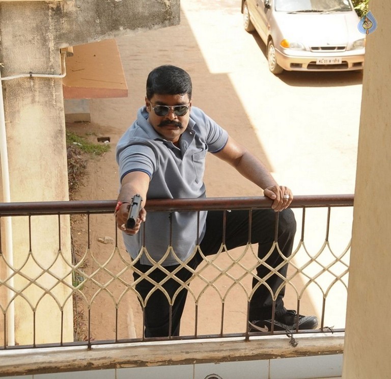 Vaigai Express Movie Photos - 24 / 31 photos