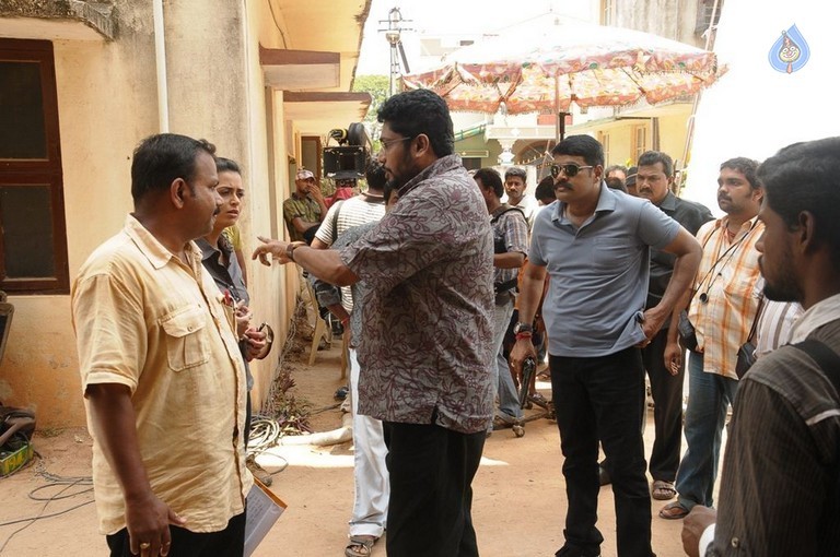 Vaigai Express Movie Photos - 29 / 31 photos