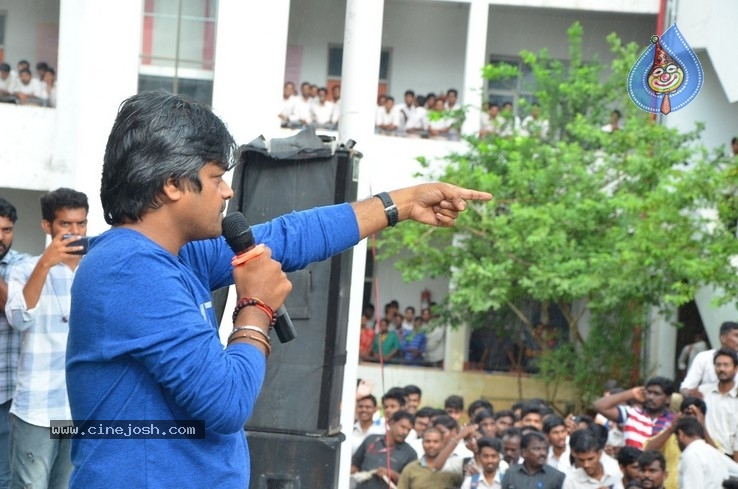 Valmiki Team At VVIT  Vijayawada  - 20 / 40 photos