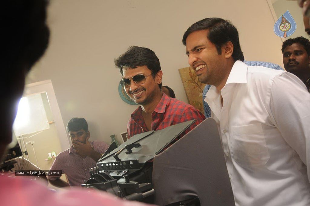 Vanakkam Chennai Tamil Movie Photos - 27 / 138 photos