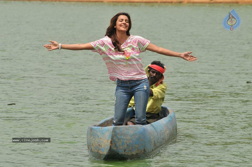 Vanakkam Chennai Tamil Movie Photos - 28 / 138 photos