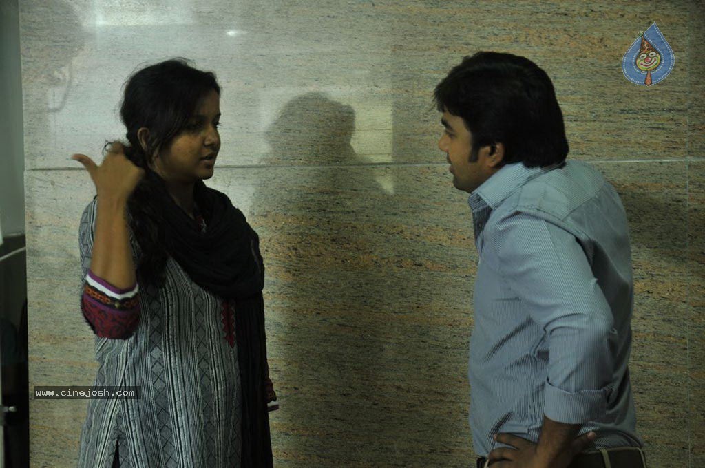 Vanakkam Chennai Tamil Movie Photos - 63 / 138 photos
