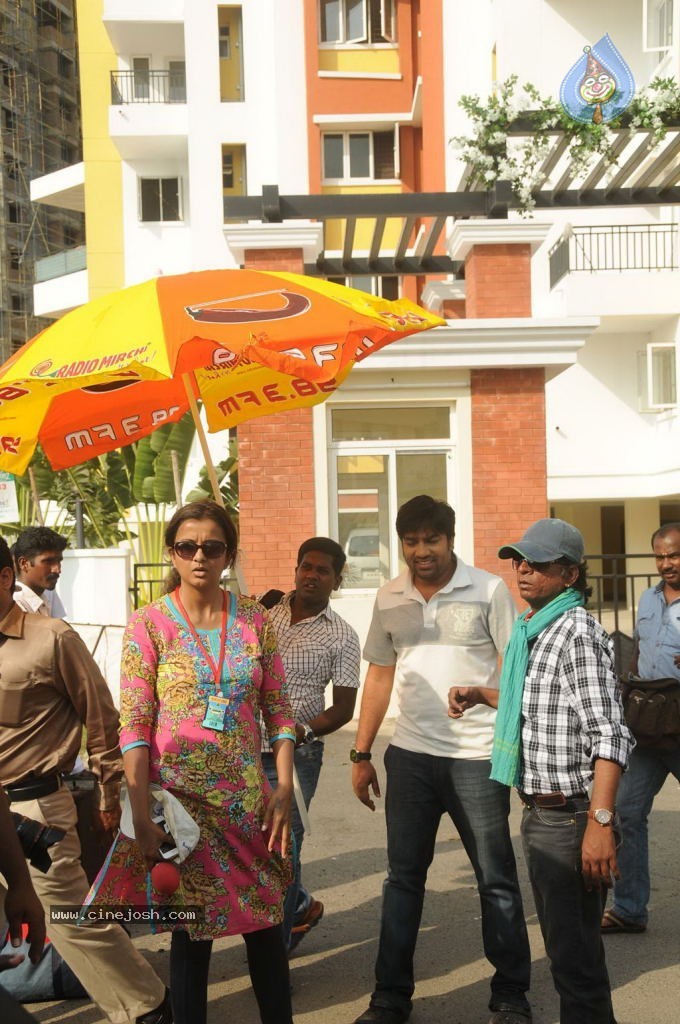 Vanakkam Chennai Tamil Movie Photos - 69 / 138 photos