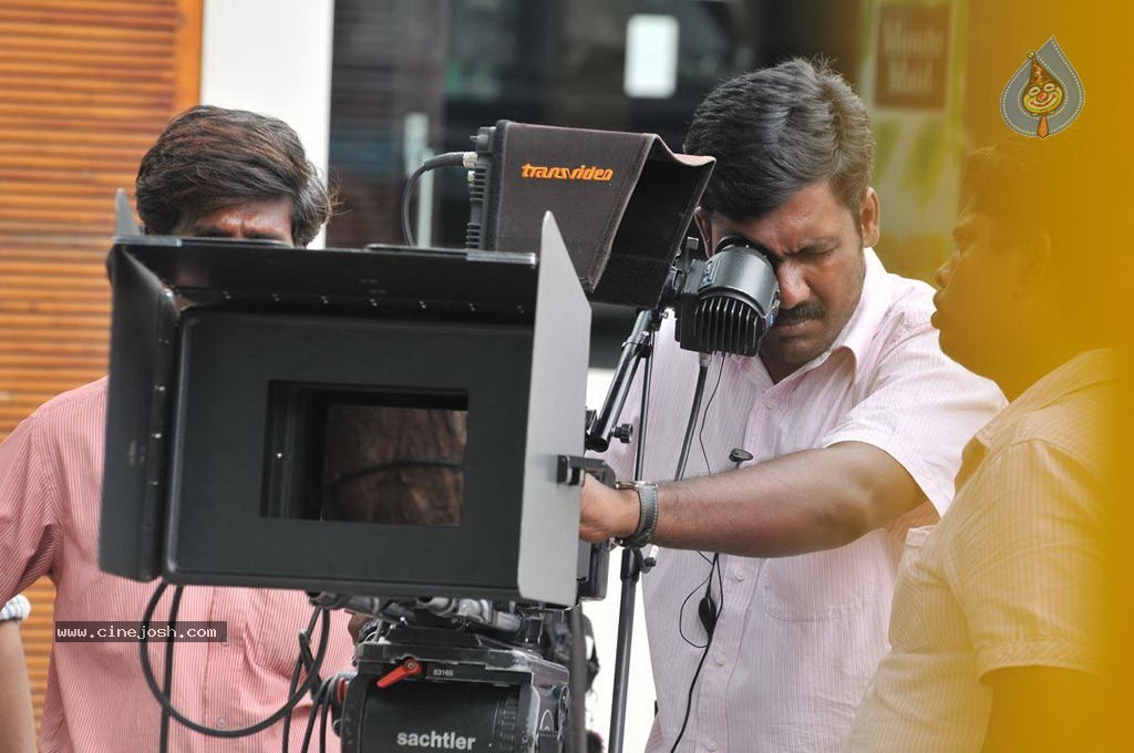 Vanakkam Chennai Tamil Movie Photos - 77 / 138 photos