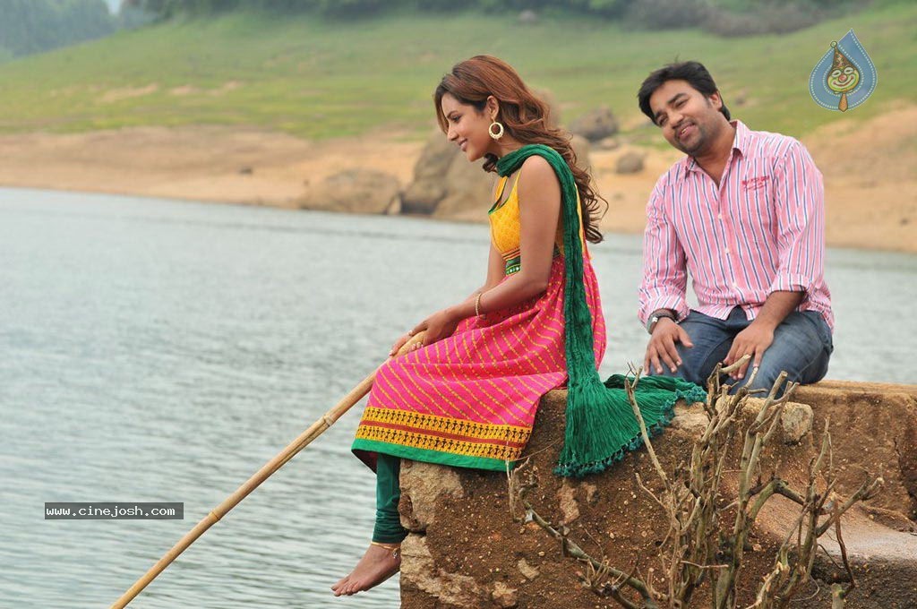 Vanakkam Chennai Tamil Movie Photos - 80 / 138 photos