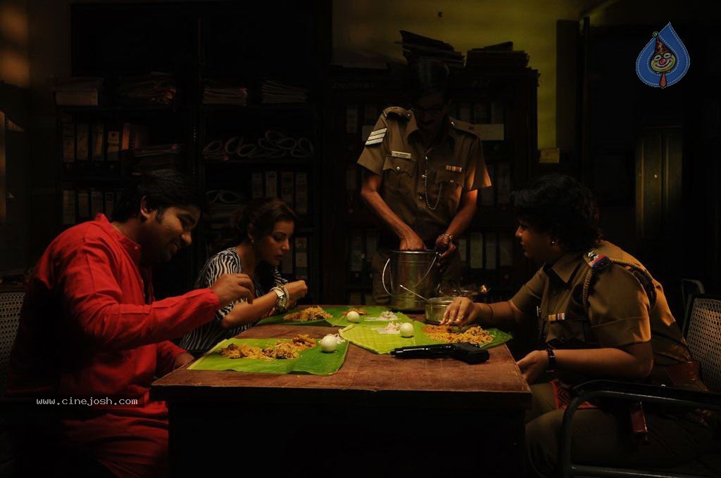 Vanakkam Chennai Tamil Movie Photos - 88 / 138 photos