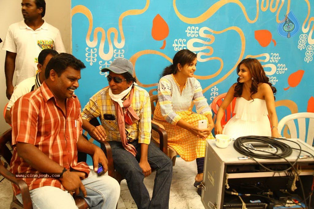 Vanakkam Chennai Tamil Movie Photos - 93 / 138 photos