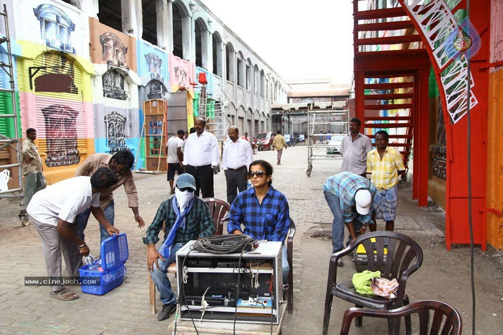 Vanakkam Chennai Tamil Movie Photos - 100 / 138 photos