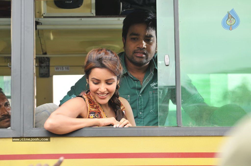 Vanakkam Chennai Tamil Movie Photos - 101 / 138 photos