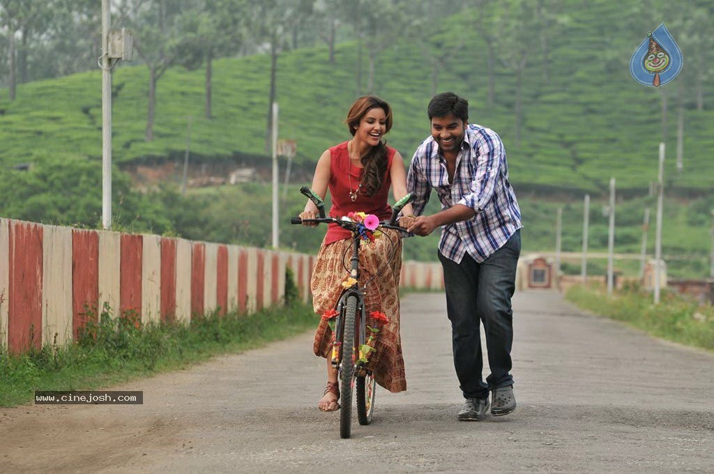Vanakkam Chennai Tamil Movie Photos - 106 / 138 photos