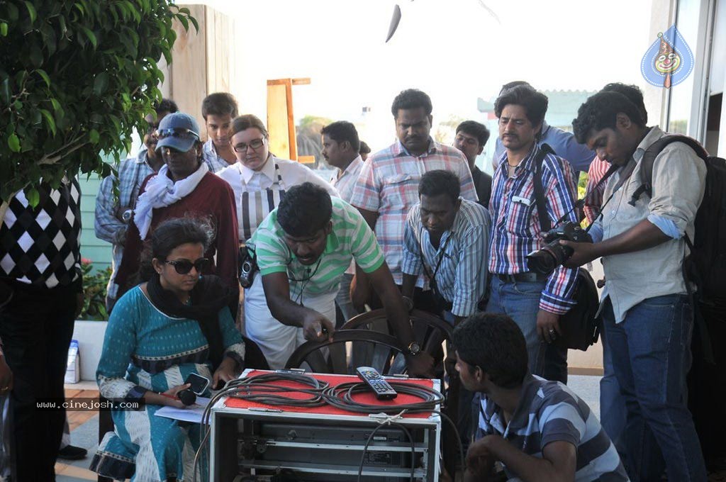 Vanakkam Chennai Tamil Movie Photos - 133 / 138 photos