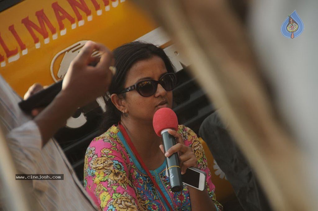 Vanakkam Chennai Tamil Movie Photos - 135 / 138 photos
