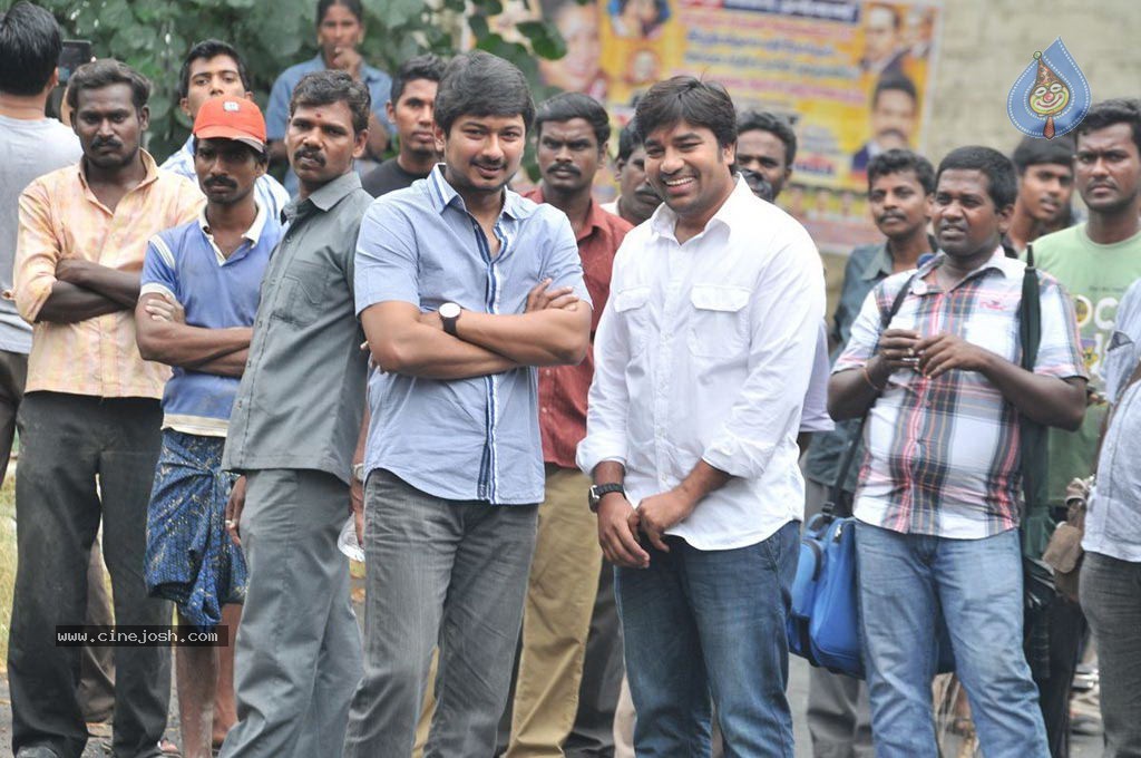 Vanakkam Chennai Tamil Movie Photos - 136 / 138 photos
