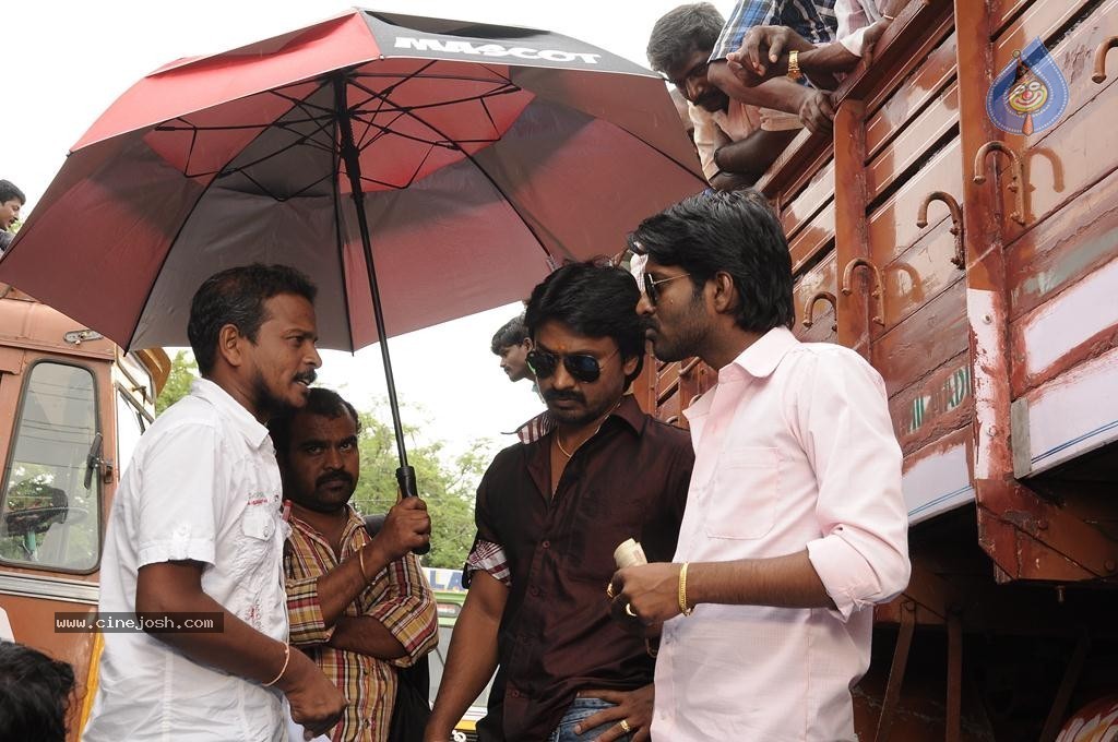 Vanavarayan Vallavarayan Tamil Movie Photos - 47 / 81 photos