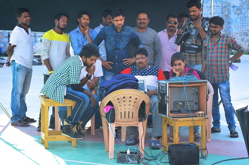 Vanavillu Movie Working Stills - 1 / 7 photos