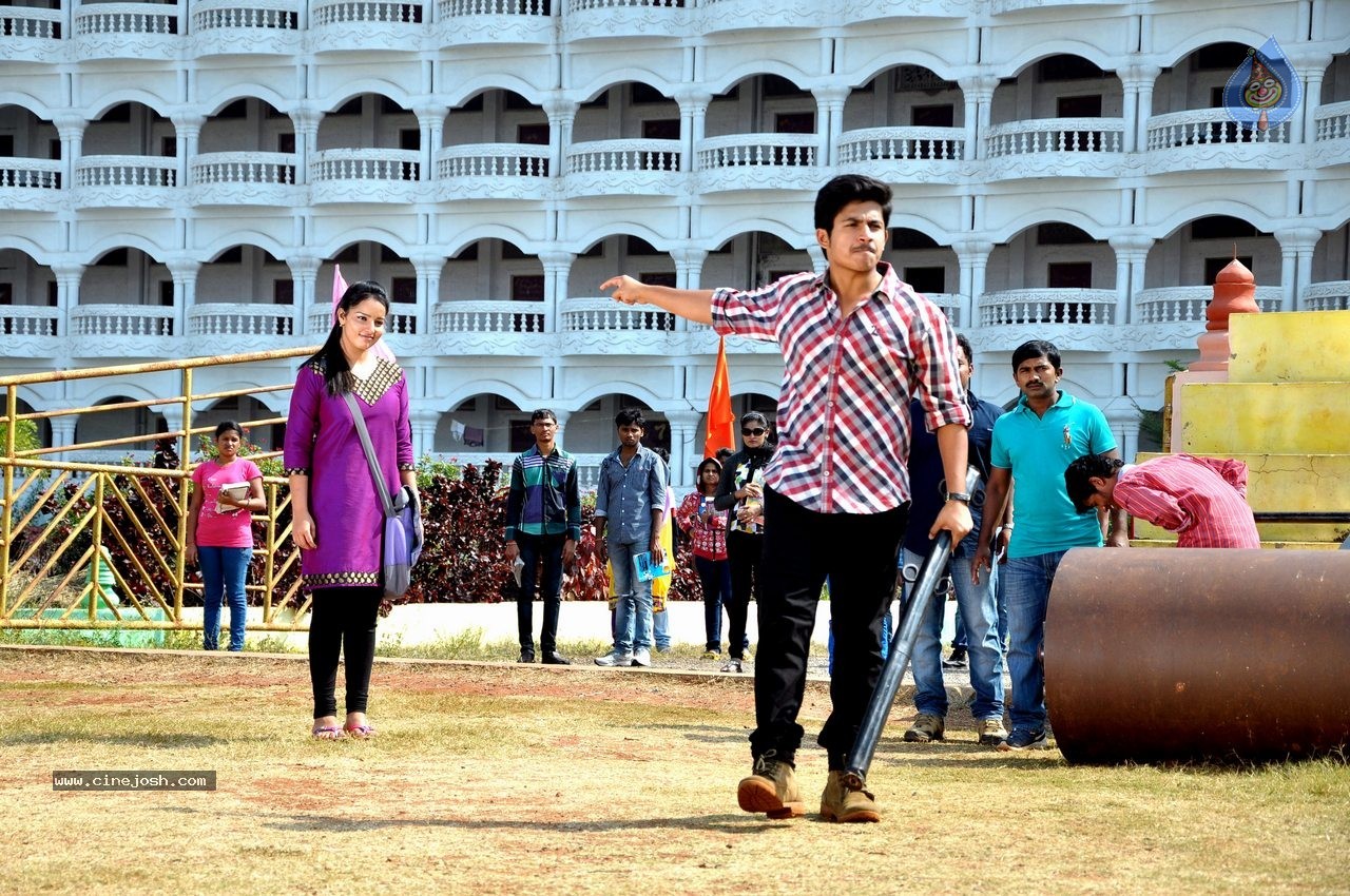 Vandanam Movie New Stills - 9 / 11 photos