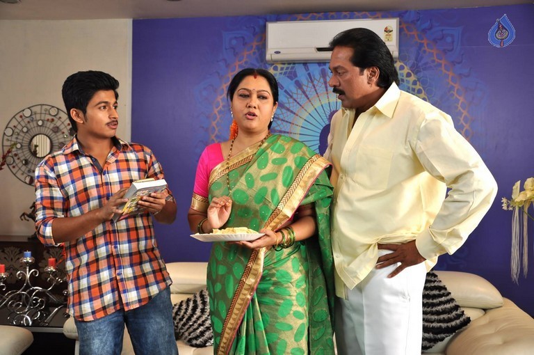 Vandanam Photos n Posters - 9 / 48 photos