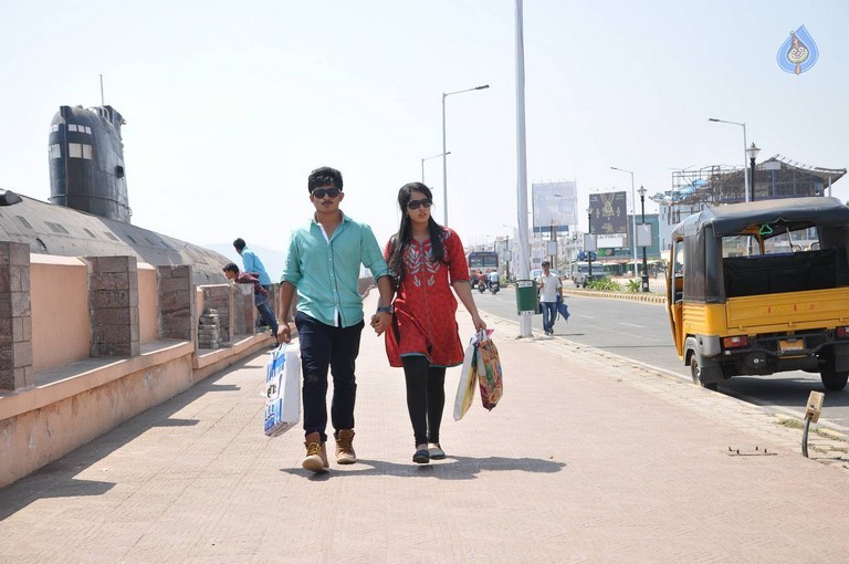 Vandanam Photos n Posters - 14 / 48 photos