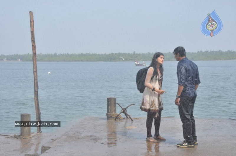 Vanthaan Ventraan Tamil Movie Stills - 14 / 19 photos