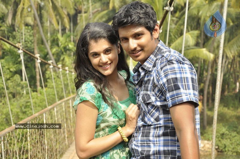 Vanthaan Ventraan Tamil Movie Stills - 16 / 19 photos