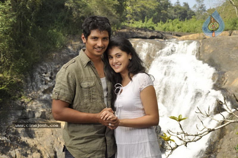 Vanthaan Ventraan Tamil Movie Stills - 17 / 19 photos