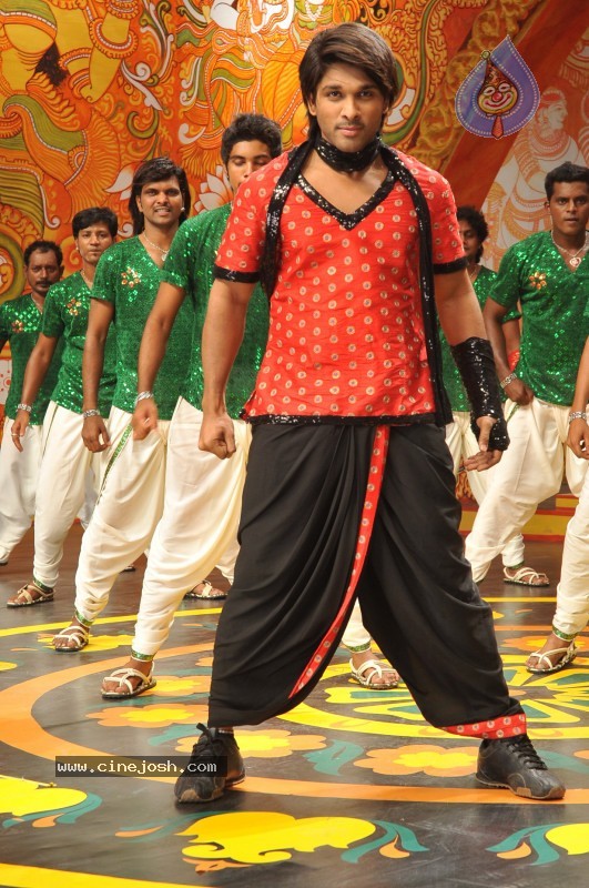 Varudu Movie Song Stills - 2 / 5 photos