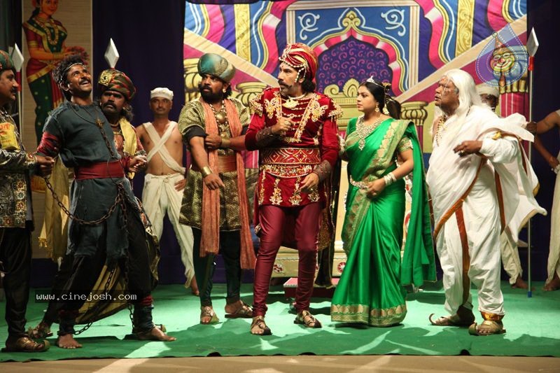Varutha Padatha Valibar Sangam Tamil Movie New Photos - 22 / 27 photos