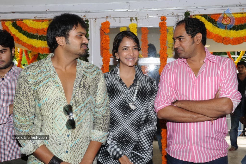 Vasul Raja Movie Opening - 16 / 100 photos