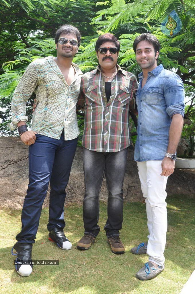 Vasul Raja Movie Opening - 32 / 100 photos