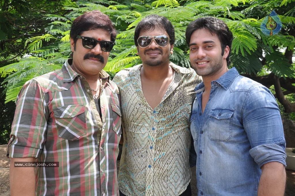 Vasul Raja Movie Opening - 39 / 100 photos