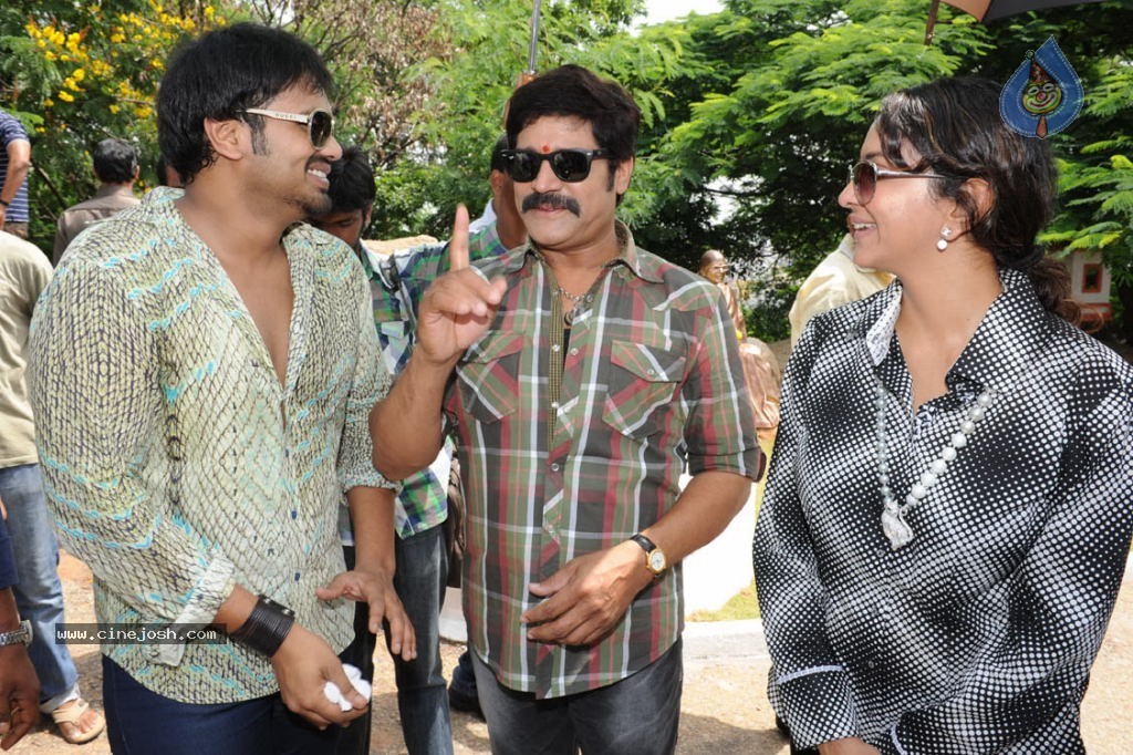 Vasul Raja Movie Opening - 58 / 100 photos